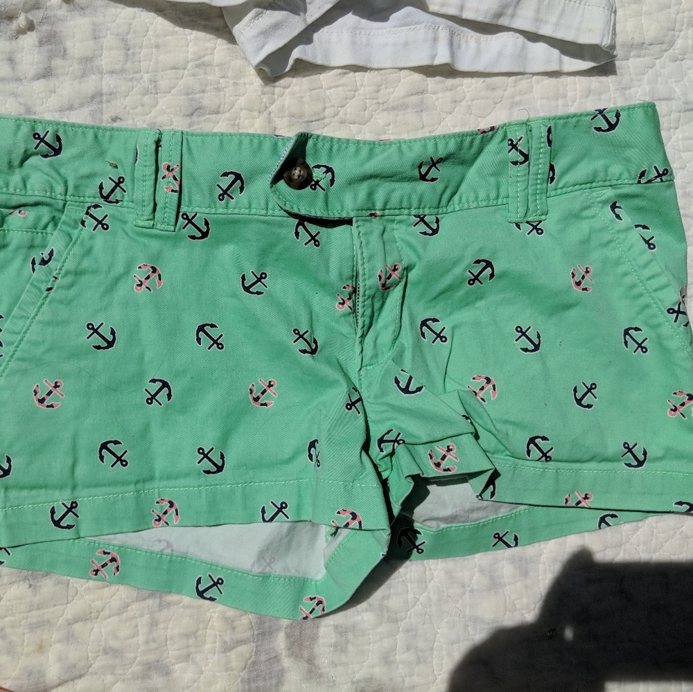 Shorts - Picture 2 of 8